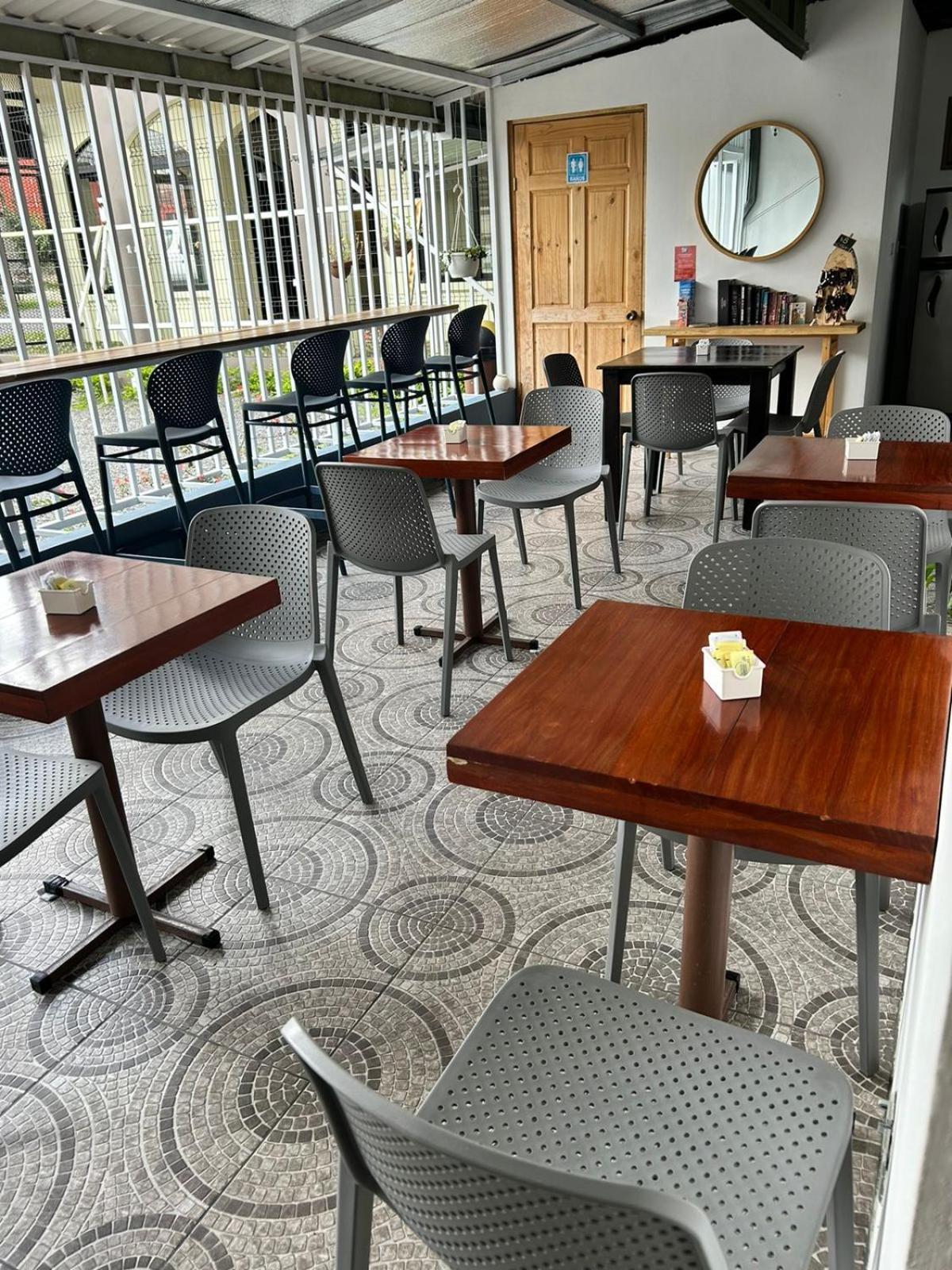 Hotel Alicia La Fortuna Екстер'єр фото